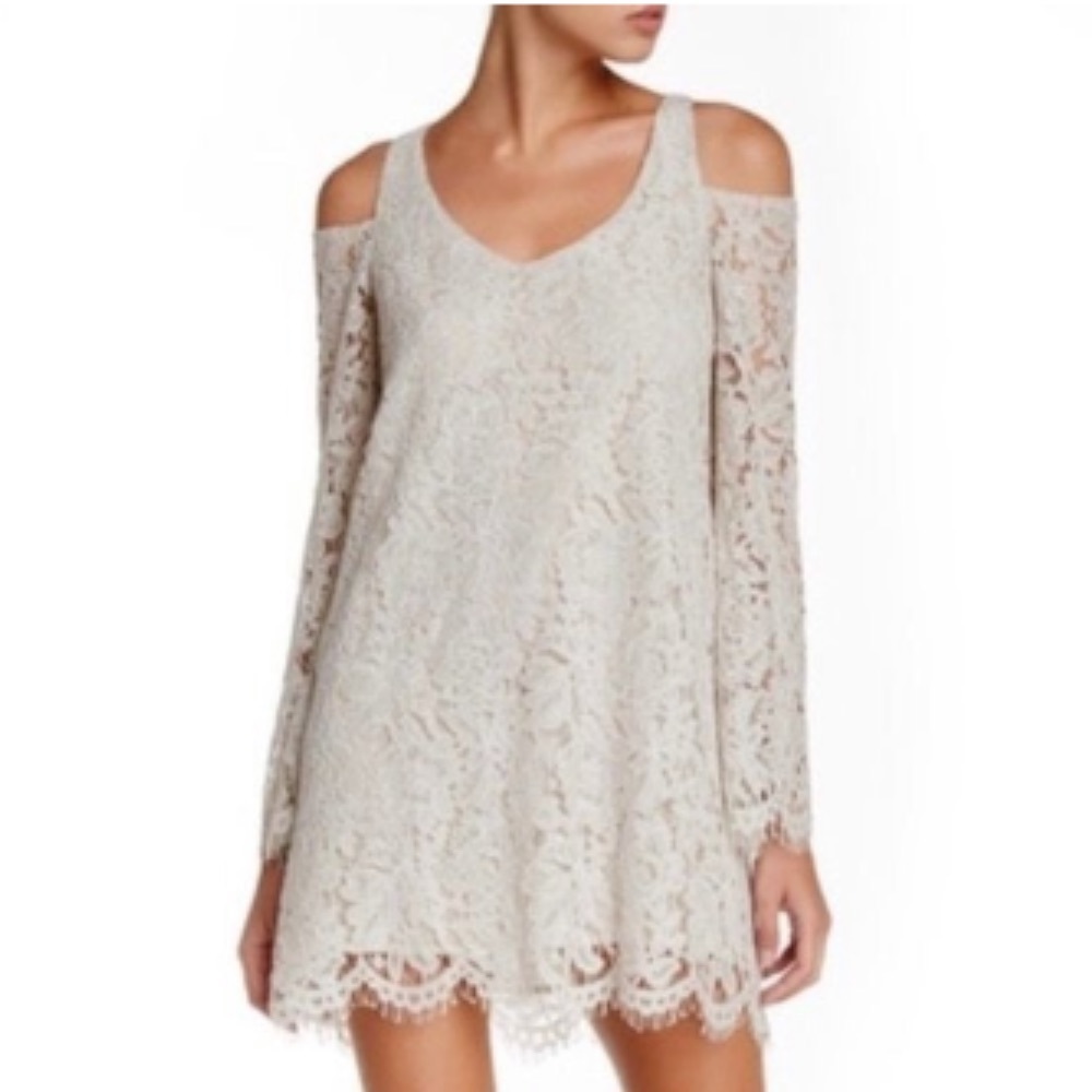CHASER Boho lace bell sleeve pale gray dress
